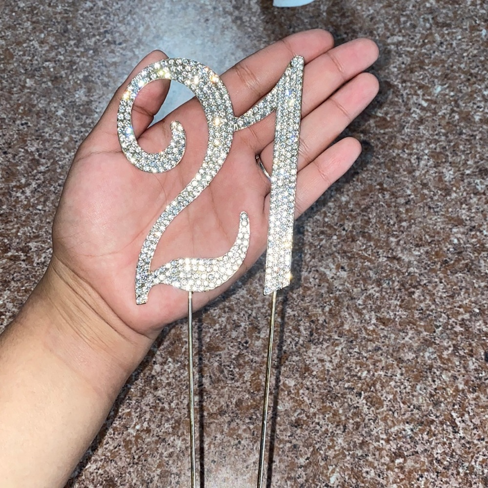 Cake topper